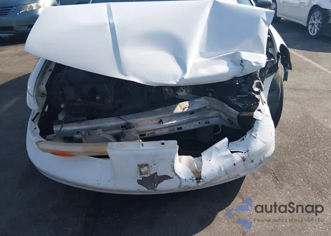 2002 Saturn S-Series Sl1 z USA, uszkodzony, nr VIN 1G8ZH52862Z172185